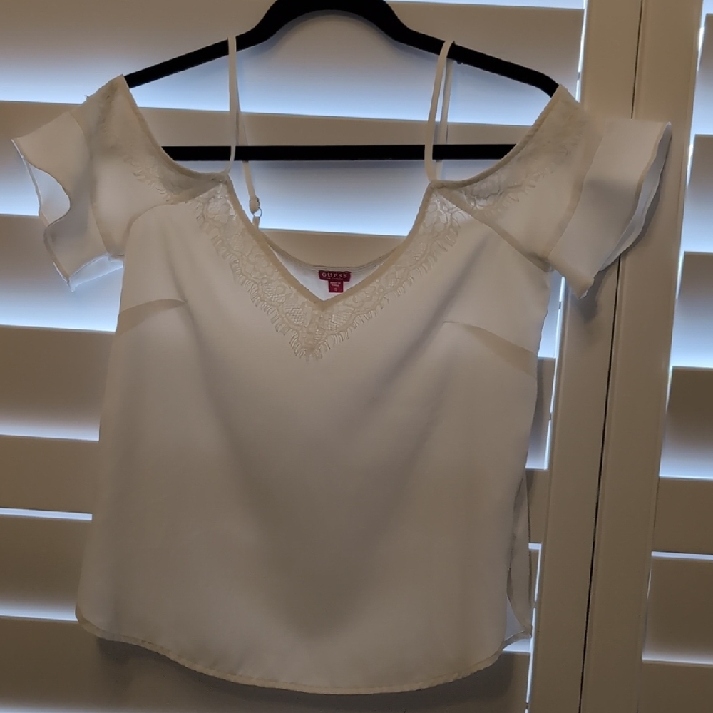 Guess white short sleeve cold shoulder blouse, size S